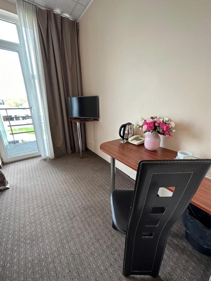 Riga Unimars Hotel Luaran gambar