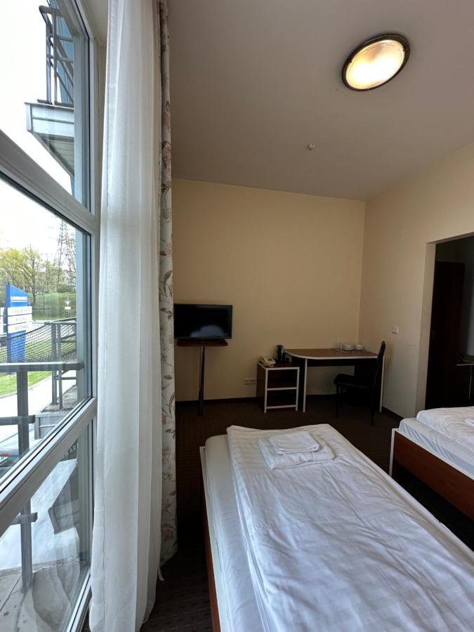 Riga Unimars Hotel Luaran gambar