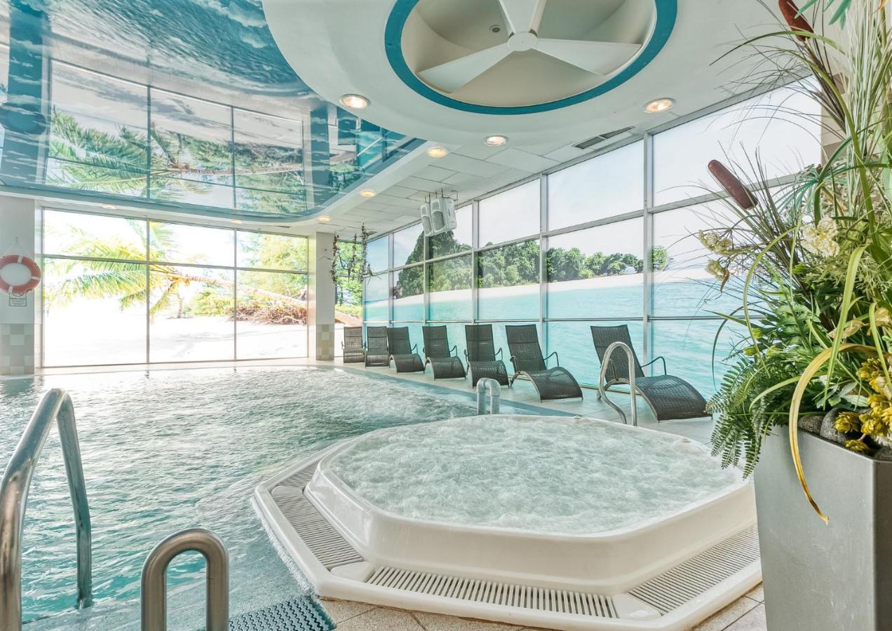 Riga Unimars Hotel Luaran gambar