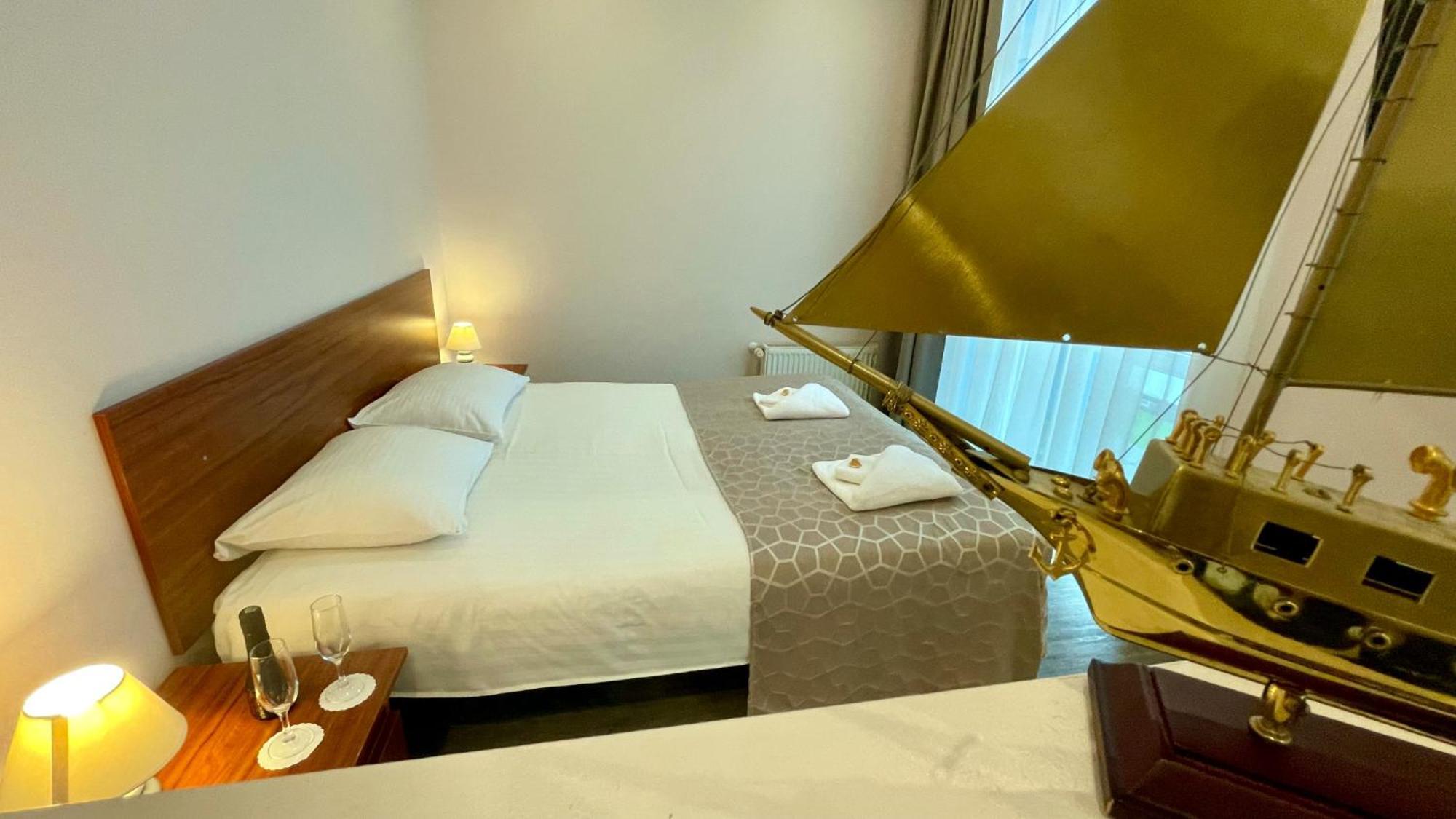 Riga Unimars Hotel Luaran gambar