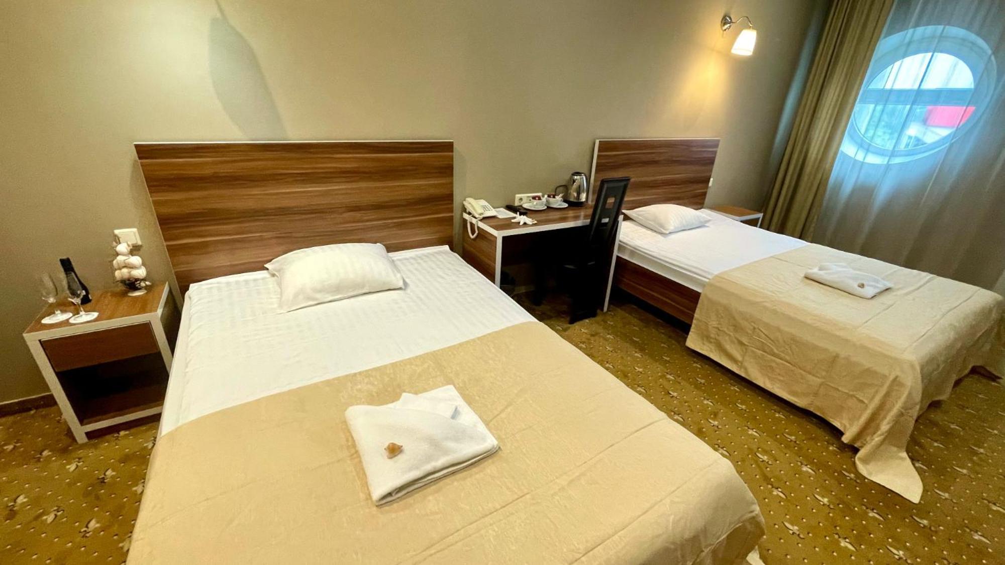 Riga Unimars Hotel Luaran gambar