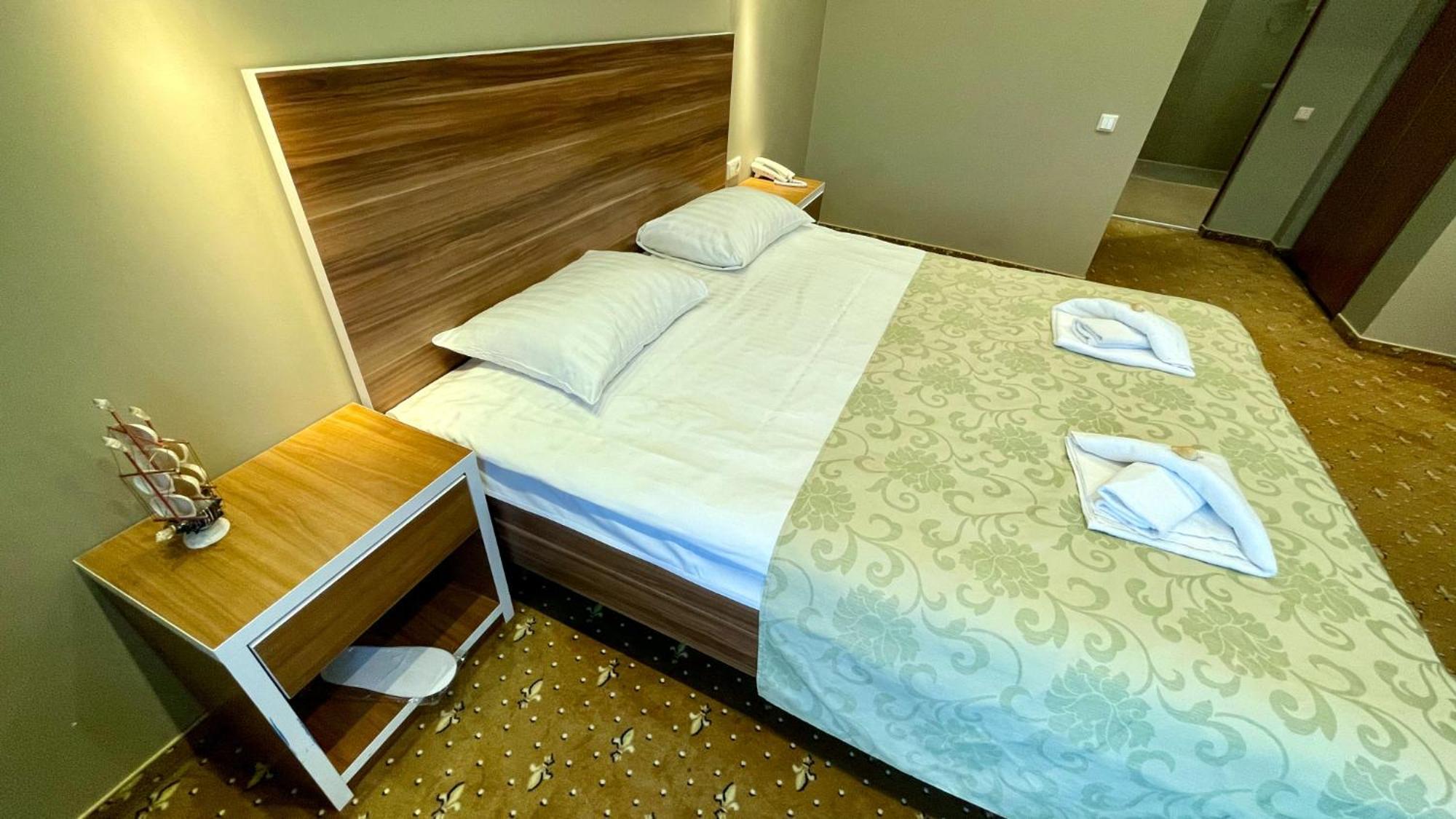 Riga Unimars Hotel Luaran gambar