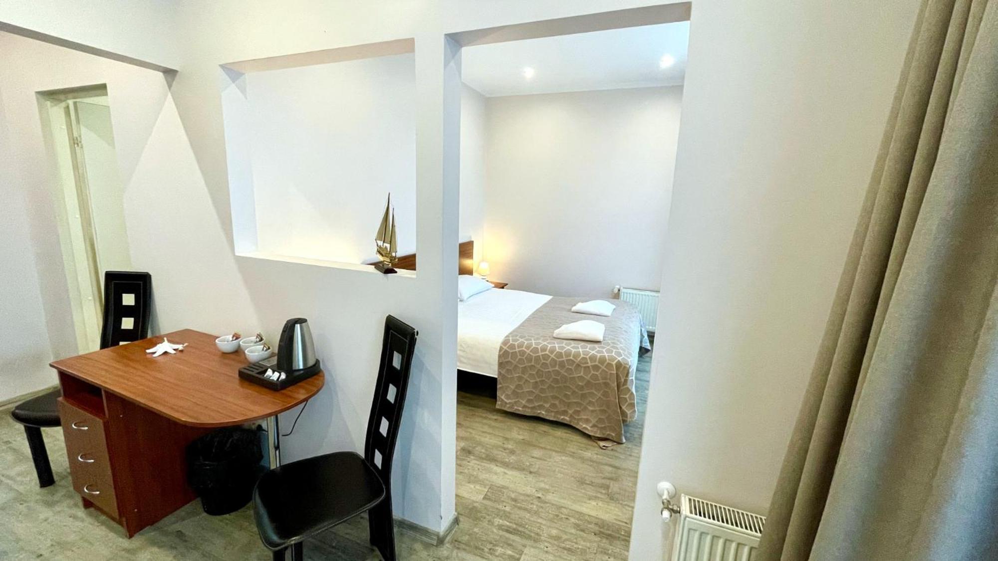 Riga Unimars Hotel Luaran gambar