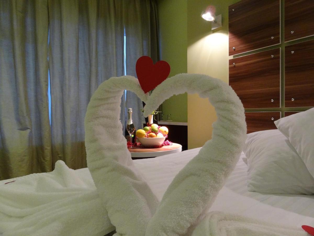 Riga Unimars Hotel Luaran gambar