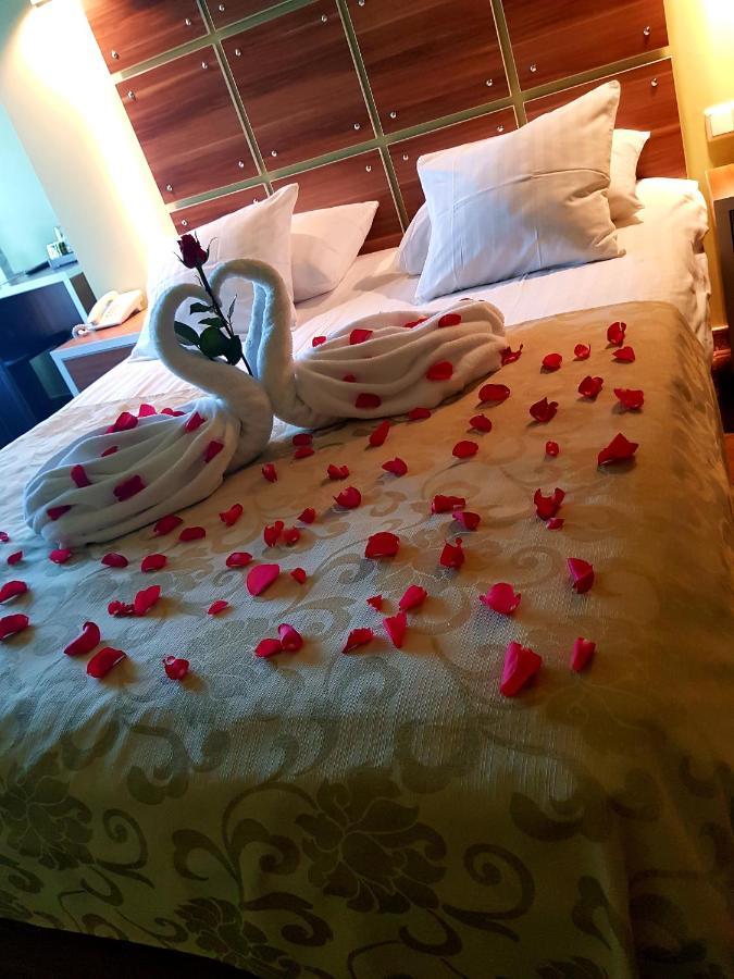 Riga Unimars Hotel Luaran gambar